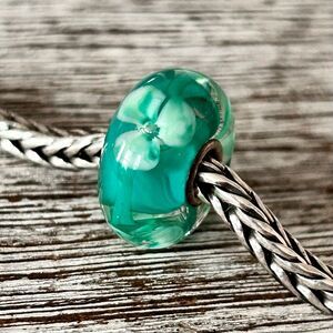 TROLLBEADS Forest Anemones LAA 925S Perfect! Emerald Green Flowers & Swirls